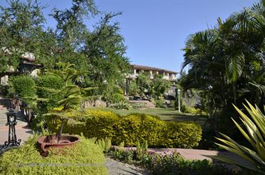 03 Cama_Rajputana_Club_Resort,_Mount_Abu_DSC4044_b_H600
